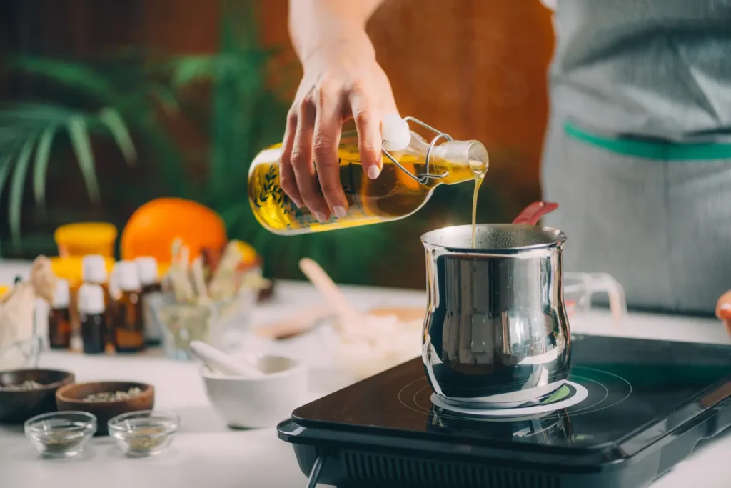 Clínica del Crecimiento | consejos para una alimentación saludable,crecimiento,comida saludable,alimentación saludable Aceite de oliva extra virgen en una ensalada nutritiva