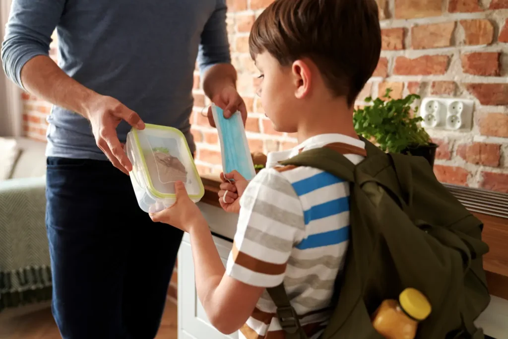 Clínica del Crecimiento | regreso a clases,Cómo preparar a tu hijo para el regreso a clases,lonchera saludable,horarios de sueño,chequeo médico lonchera saludable para niños-clinica del crecimiento